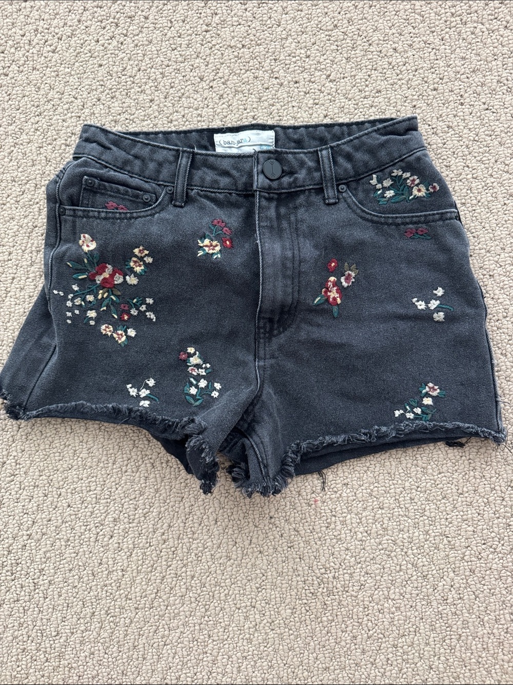 Jean shorts with embroidery